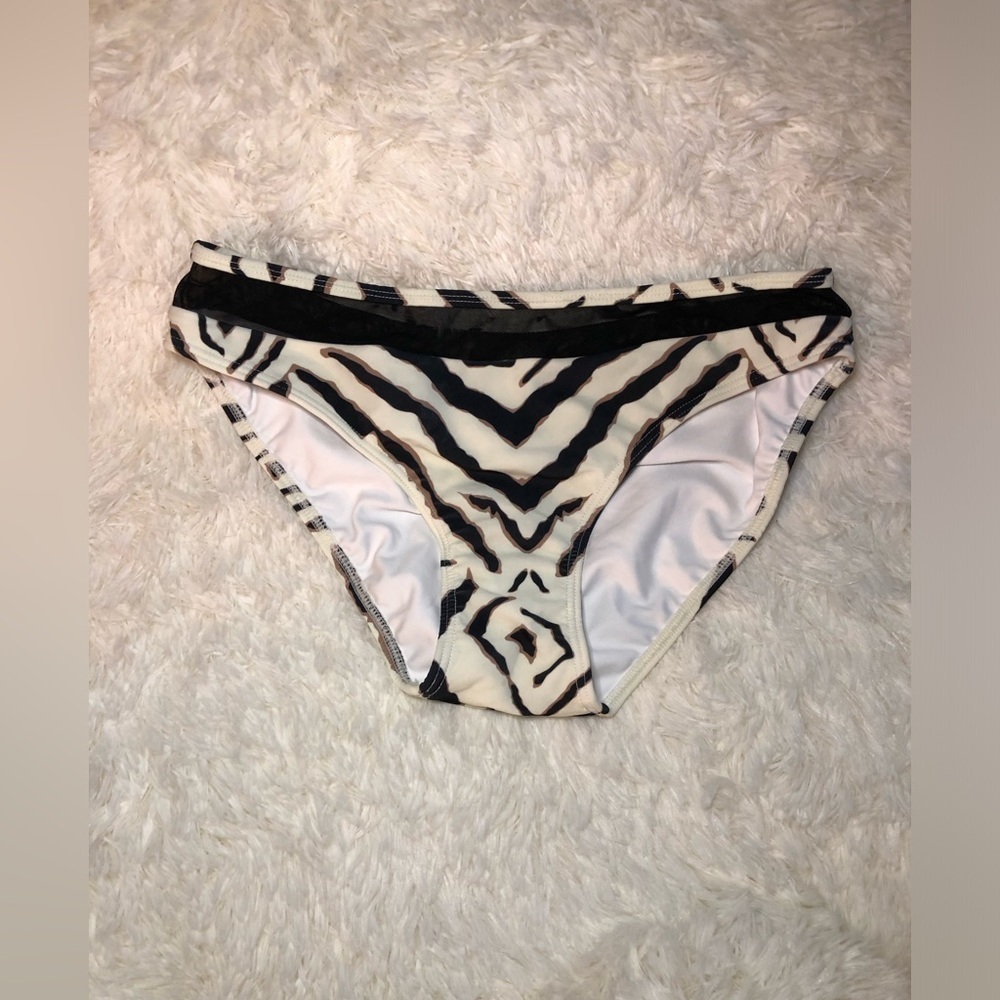 VENUS Black and White Bikini Swimwear size 8